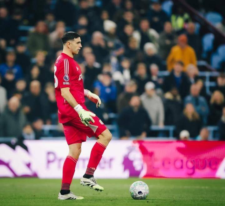  大马丁晒图鼓励球队：输球不算被打败，放弃才是真正的失败 新闻