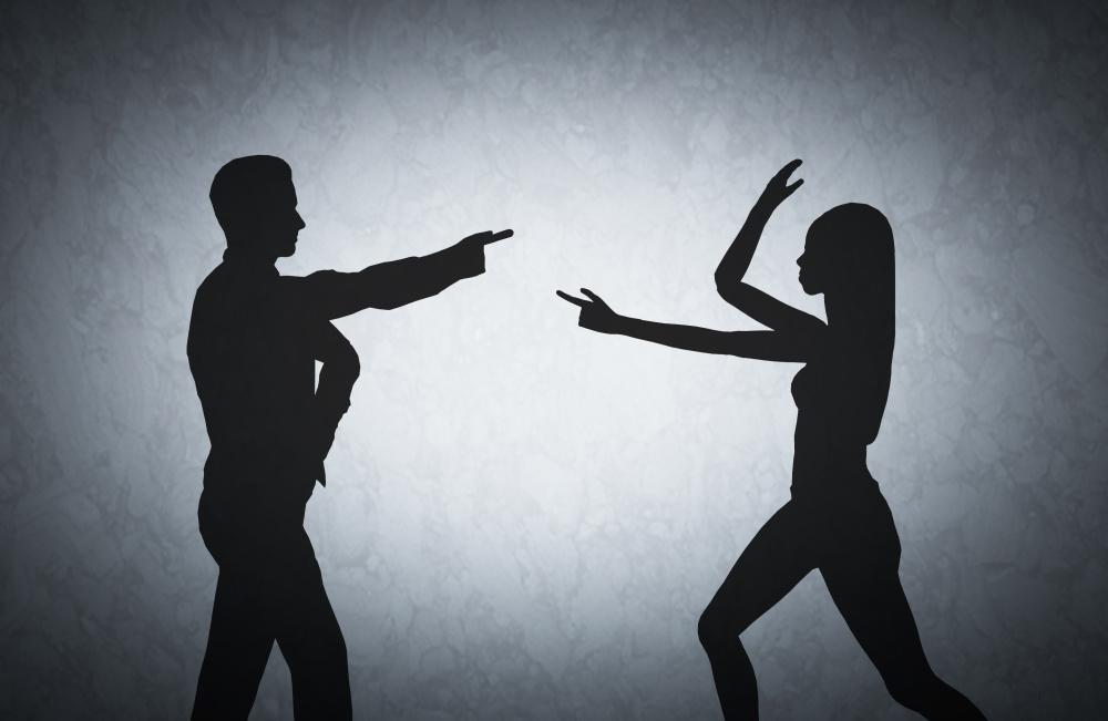  离婚冷静期本意保护家庭；家暴情形下，却可能放大受害者风险。 情感心理