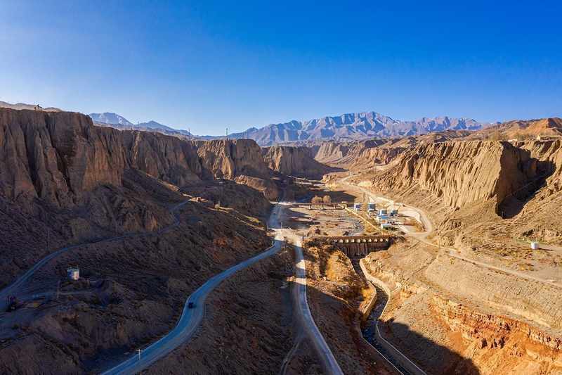  玉门，从石油摇篮到戈壁荒城；辉煌落幕后，如何重寻生机。 文化旅游