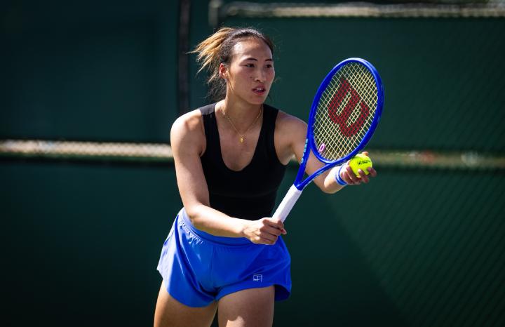  郑钦文，泪水背后的坚持与回归；伤病教会她倾听身体。 体育新闻