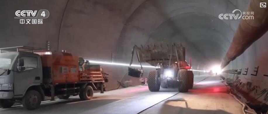  新春开工热潮涌；重大工程加速跑；助力十五五良好开局 新闻 新春开工热潮涌；重大工程加速跑；助力十五五良好开局 新闻 新春开工热潮涌；重大工程加速跑；助力十五五良好开局 新闻