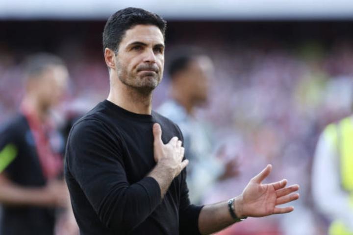  阿森纳转会策略调整，购入巅峰球员导致财务压力增大。 体育新闻