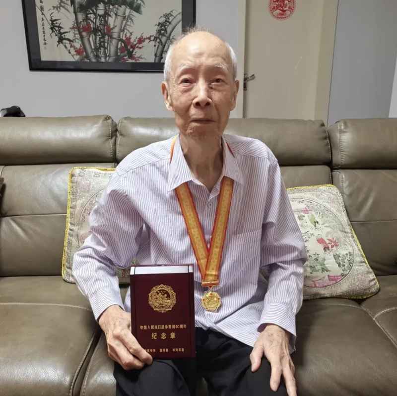  从战场电键到校园讲台；一位老报务员的通信人生与时代印记。 文化旅游