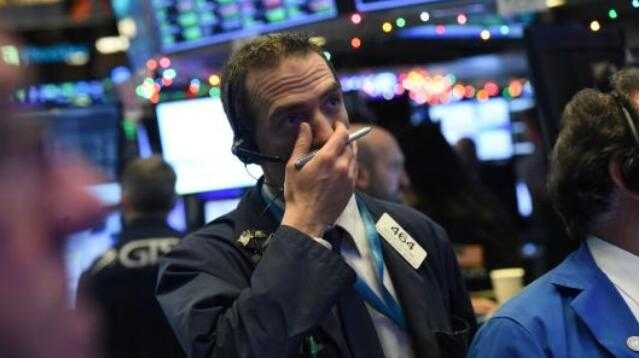  面对巨量资金涌入，该不该跟风布局港股？——理性看待市场波动与价值回归 股票财经 面对巨量资金涌入，该不该跟风布局港股？——理性看待市场波动与价值回归 股票财经