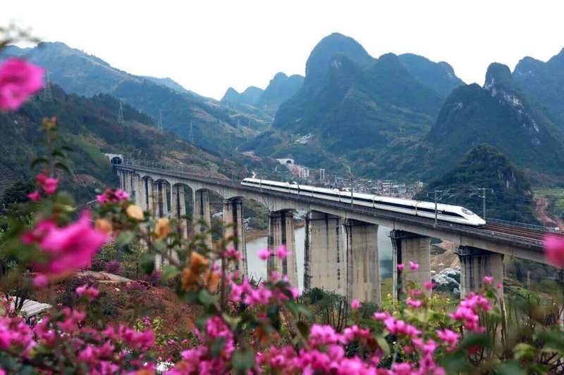  铁路客运智能化升级：217.5万旅客背后的技术革新 新闻