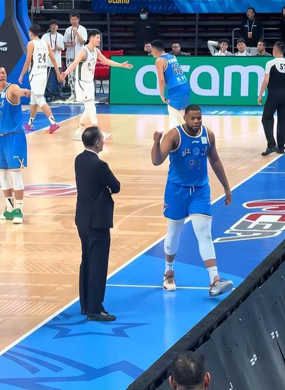  技术解码：CBA季后赛卡位战中的战术博弈与格局演变 体育新闻