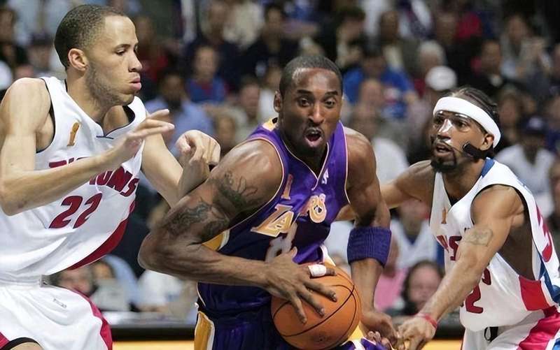  【技术解码】中投教科书的诞生：理查德·汉密尔顿的体能压制体系与活塞王朝 体育新闻