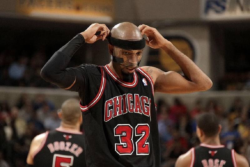  【技术解码】中投教科书的诞生：理查德·汉密尔顿的体能压制体系与活塞王朝 体育新闻