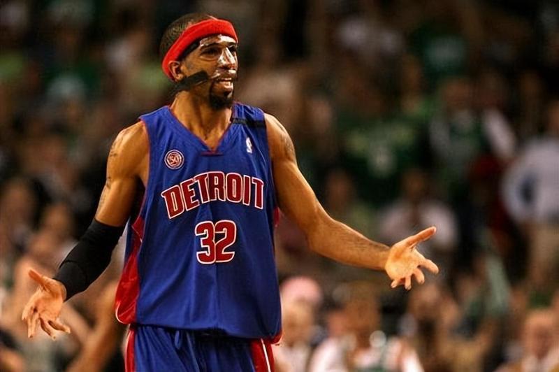  【技术解码】中投教科书的诞生：理查德·汉密尔顿的体能压制体系与活塞王朝 体育新闻