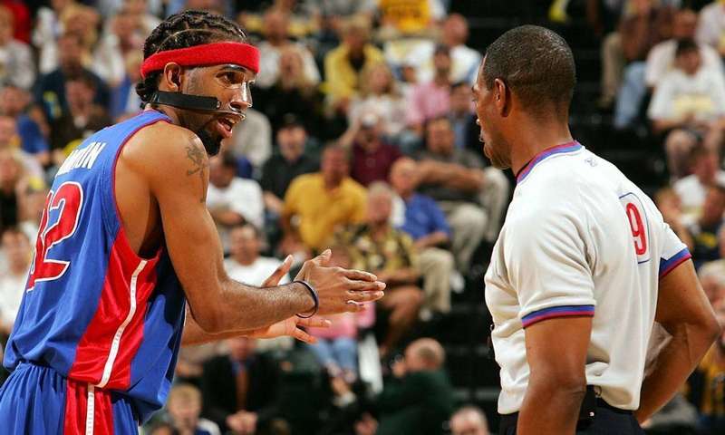  【技术解码】中投教科书的诞生：理查德·汉密尔顿的体能压制体系与活塞王朝 体育新闻