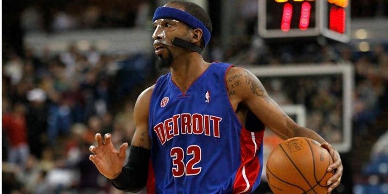  【技术解码】中投教科书的诞生：理查德·汉密尔顿的体能压制体系与活塞王朝 体育新闻