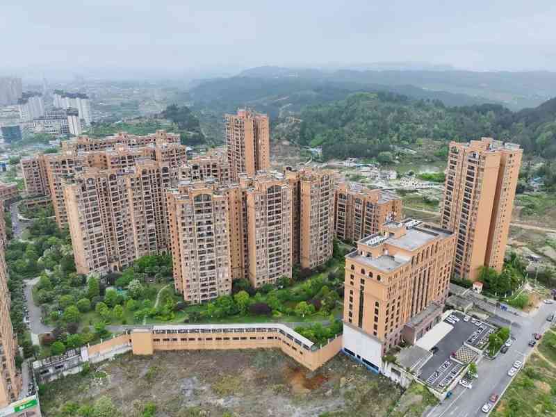  《断供风波后的惊天逆转：一家房企如何在绝境中找到生机》 新闻