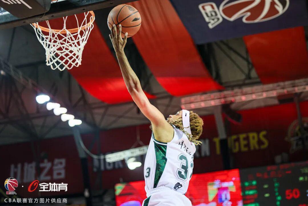  六人上双的战术逻辑：南京天之蓝98-81客场大胜的深层密码 体育新闻