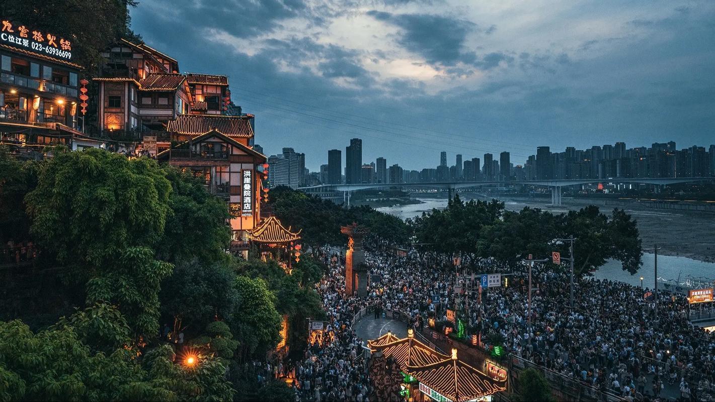  山城的温度：那些让心沉淀下来的瞬间，才是重庆最动人的风景 文化旅游