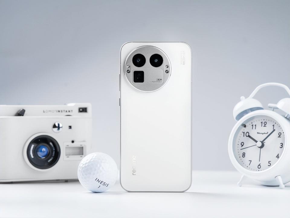  旗舰芯配大内存：技术老炮实测三款4K档旗舰的选购逻辑 手机评测